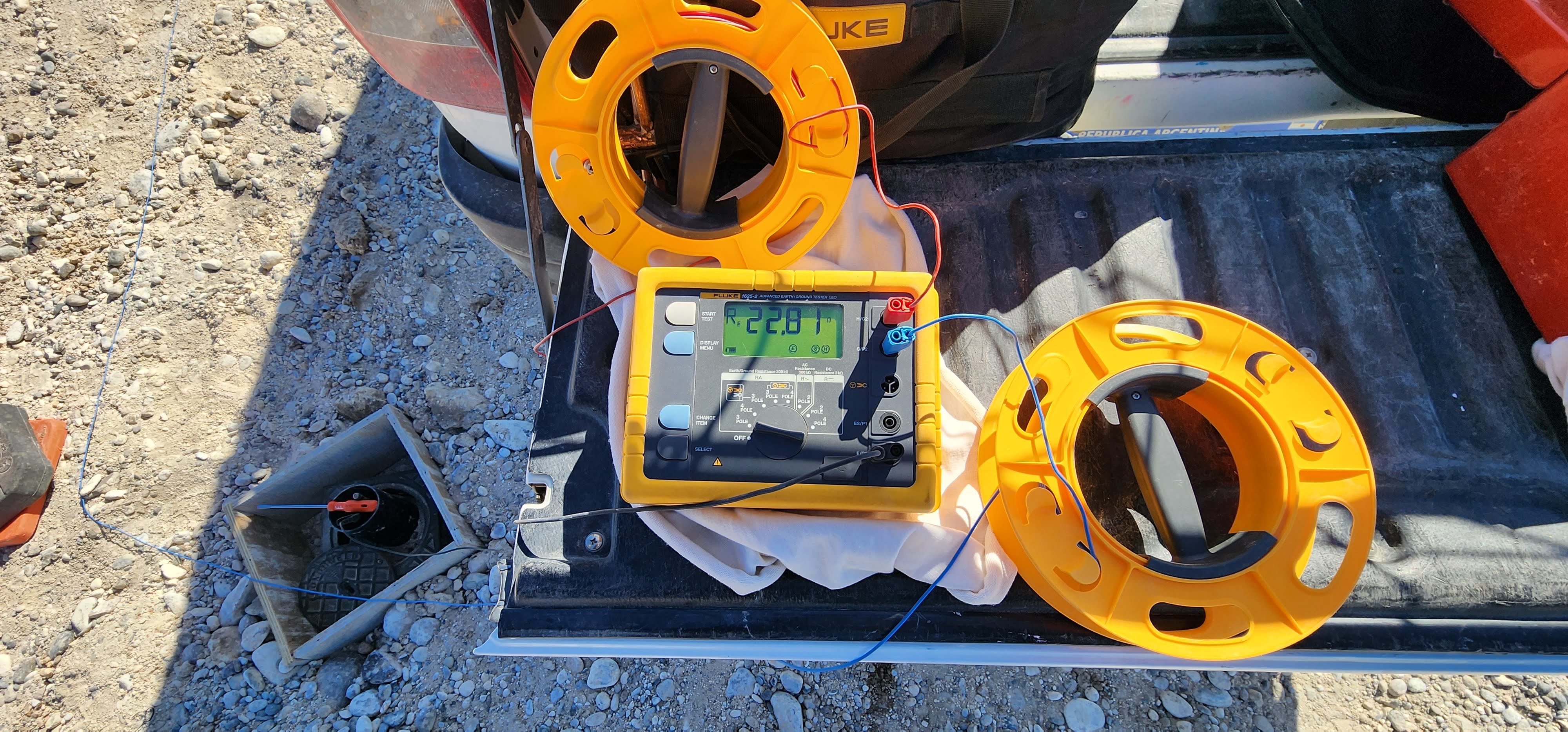 Equipo de medición Fluke con carretes